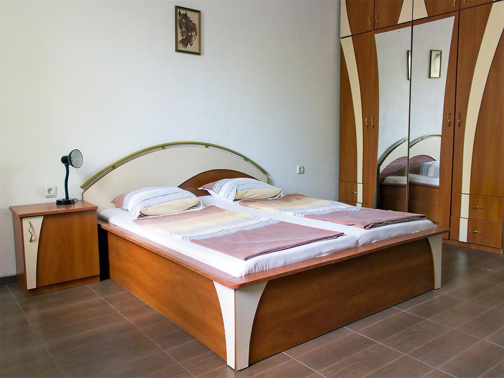 Rooms For Rent - Villa Desi Varna Exterior photo